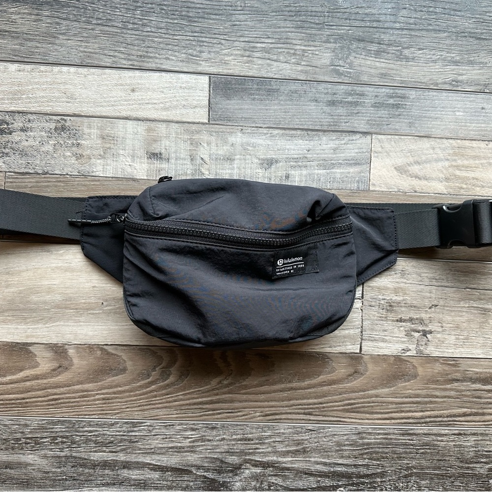 Lululemon belt bag